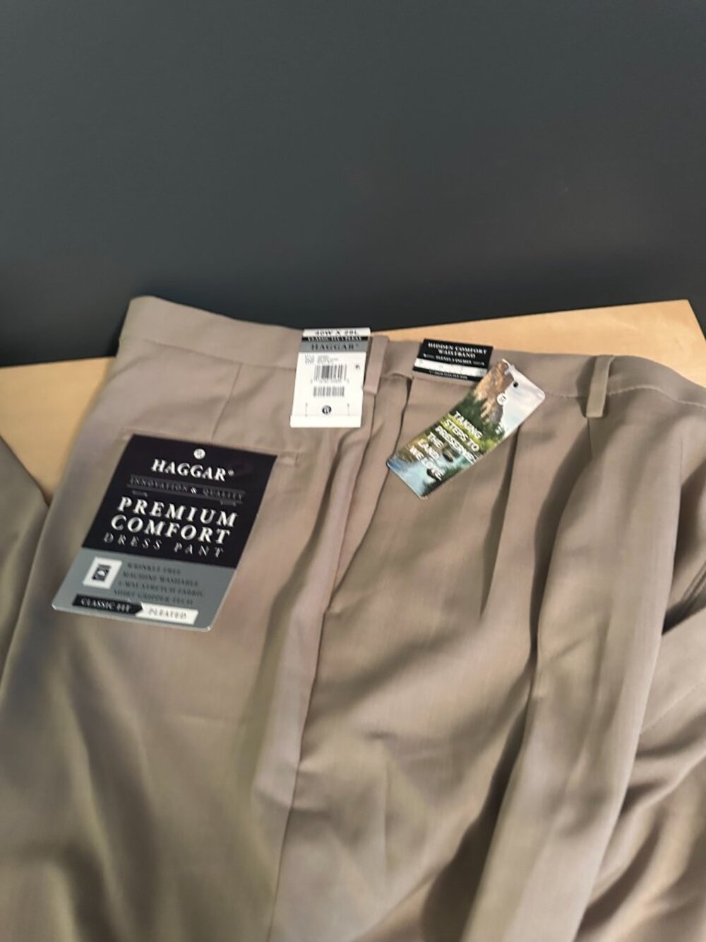 Haggar Premium Comfort Dress Pant - 40x29 - Picture 3 of 3